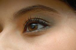 Menina de Olhos Castanhos